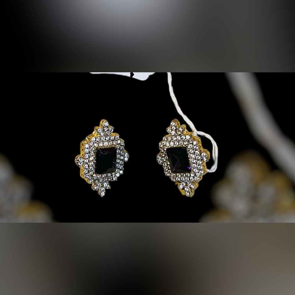 Earrings studs